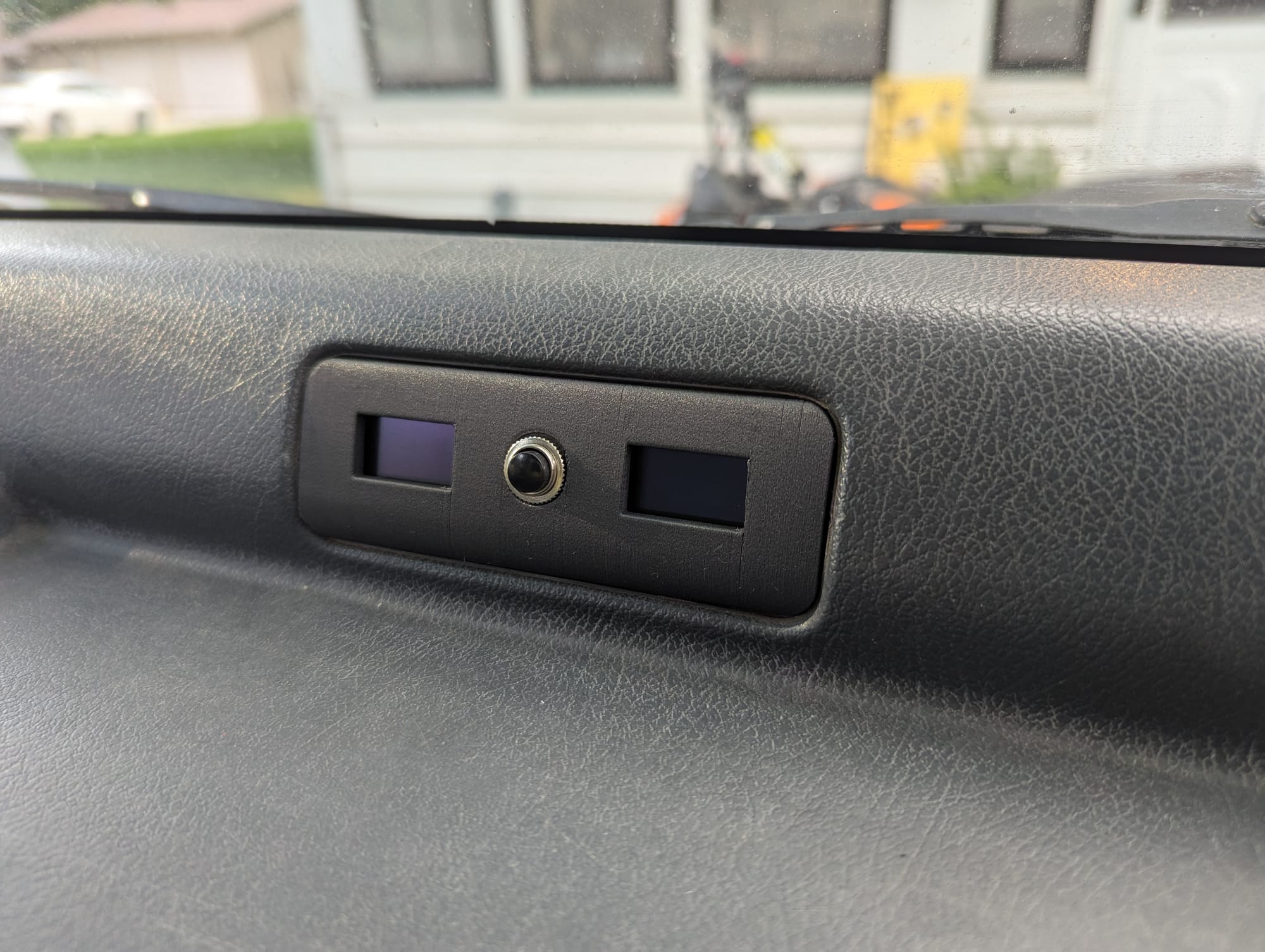 Dash32 Vehicle Dash